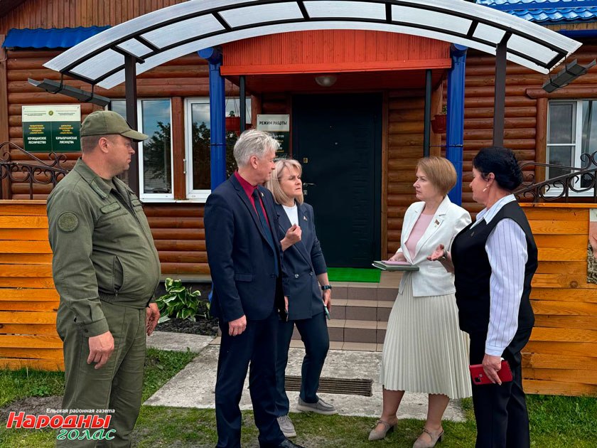 От маленького сеянца до большого леса: сенатор оценила труд ельских лесоводов.