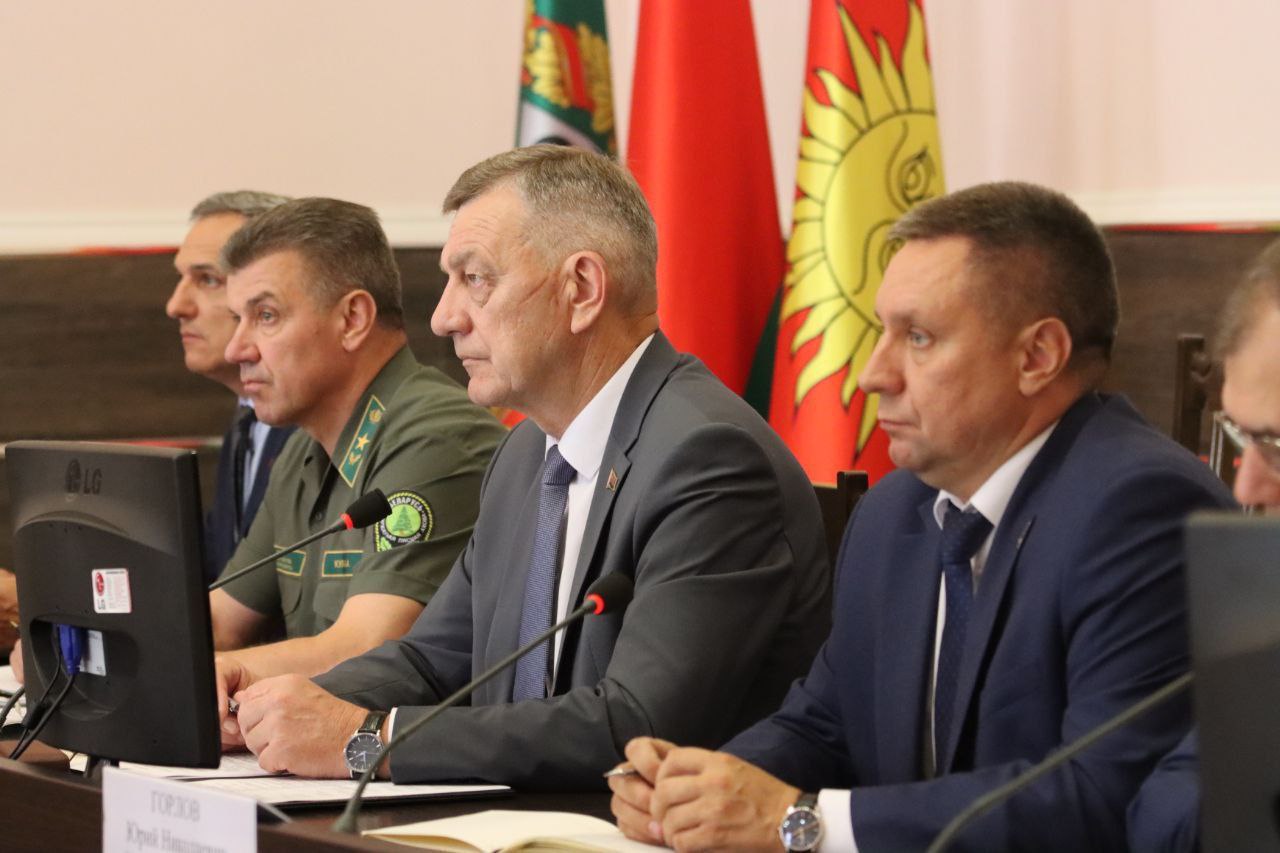 Управделами Президента Юрий Назаров ознакомился с ситуацией по устранению последствий урагана на Гомельщине
