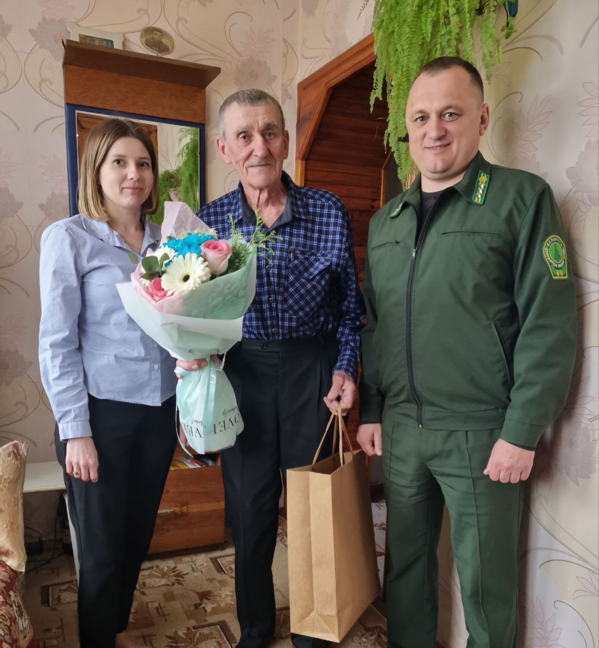 Возрасту - почёт и уважение